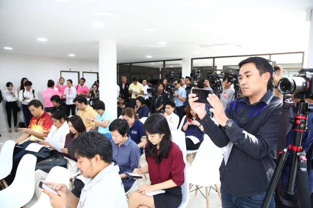 นโยบายสำคัญเร่งด่วน 6 ด้าน พรรคชาติไทยพัฒนา : คณะกรรมการประชาสัมพันธ์และเทคโนโลยีสารสนเทศ พบปะสื่อมวลชน